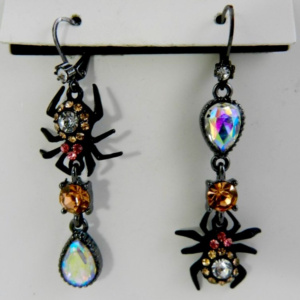 New Betsey-Johnson Spider Mismatch Earrings - Picture 6 of 17